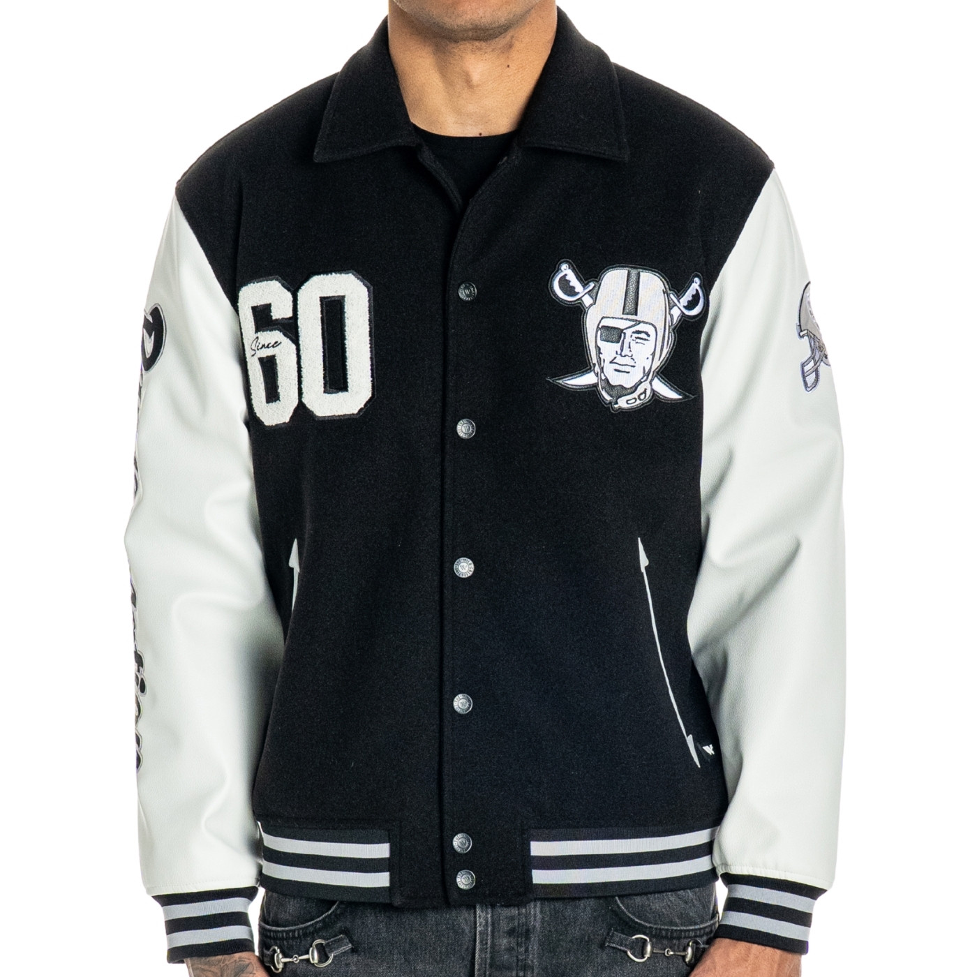 OAKLAND RAIDERS Varsityスタジャン 黒/白 UNISEX RAIDERS COLLARED VARSITY JACKET